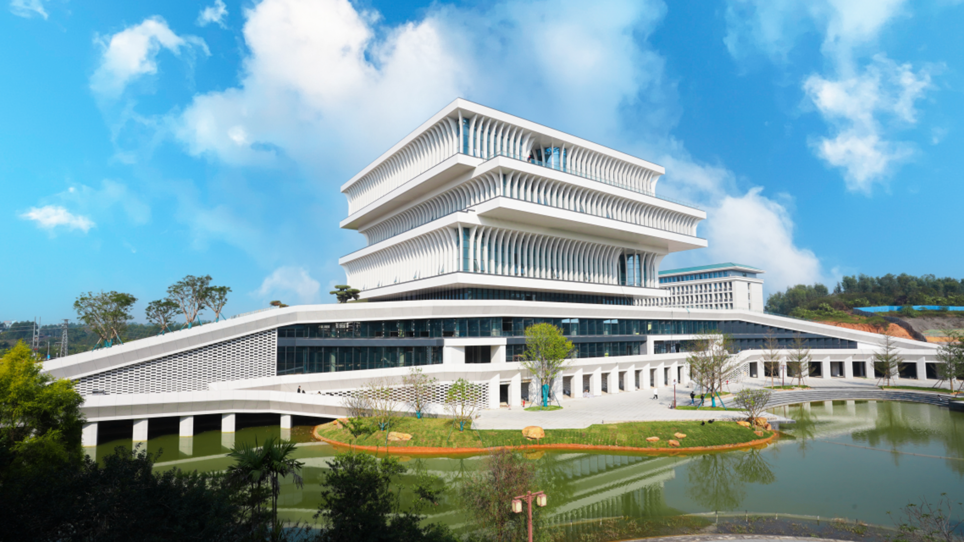 广州华夏职业学院首页图01